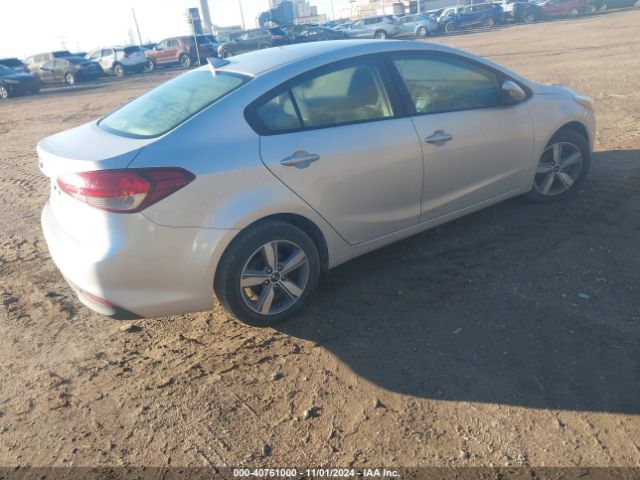 Photo 3 VIN: 3KPFL4A78JE169972 - KIA FORTE 