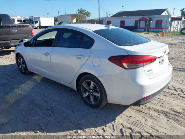 Photo 2 VIN: 3KPFL4A78JE170409 - KIA FORTE 