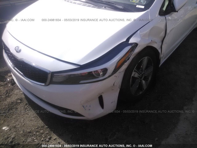 Photo 5 VIN: 3KPFL4A78JE173844 - KIA FORTE 