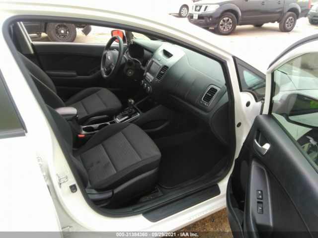 Photo 4 VIN: 3KPFL4A78JE174976 - KIA FORTE 