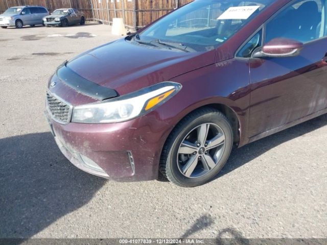 Photo 5 VIN: 3KPFL4A78JE176274 - KIA FORTE 