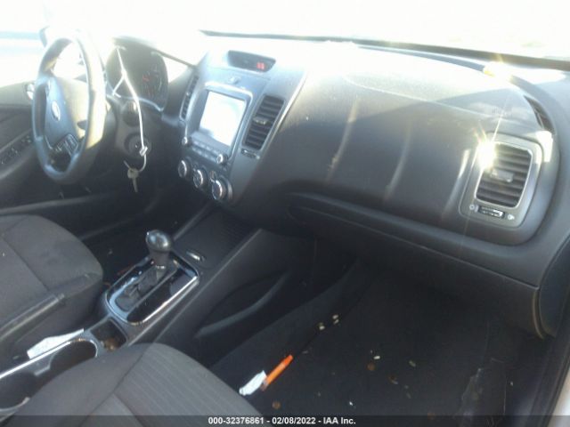 Photo 4 VIN: 3KPFL4A78JE191762 - KIA FORTE 