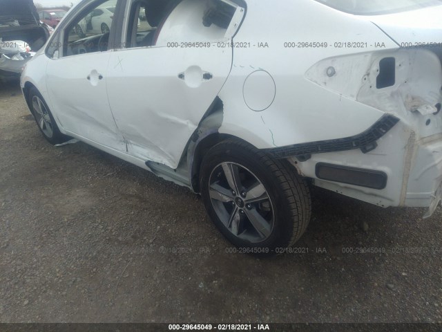 Photo 5 VIN: 3KPFL4A78JE215266 - KIA FORTE 