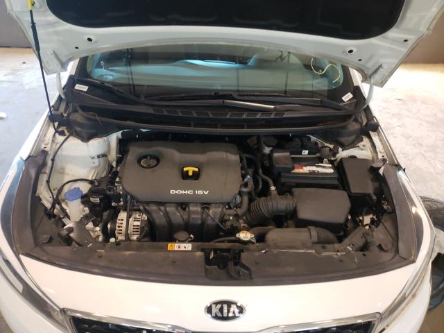 Photo 6 VIN: 3KPFL4A78JE235467 - KIA FORTE LX 