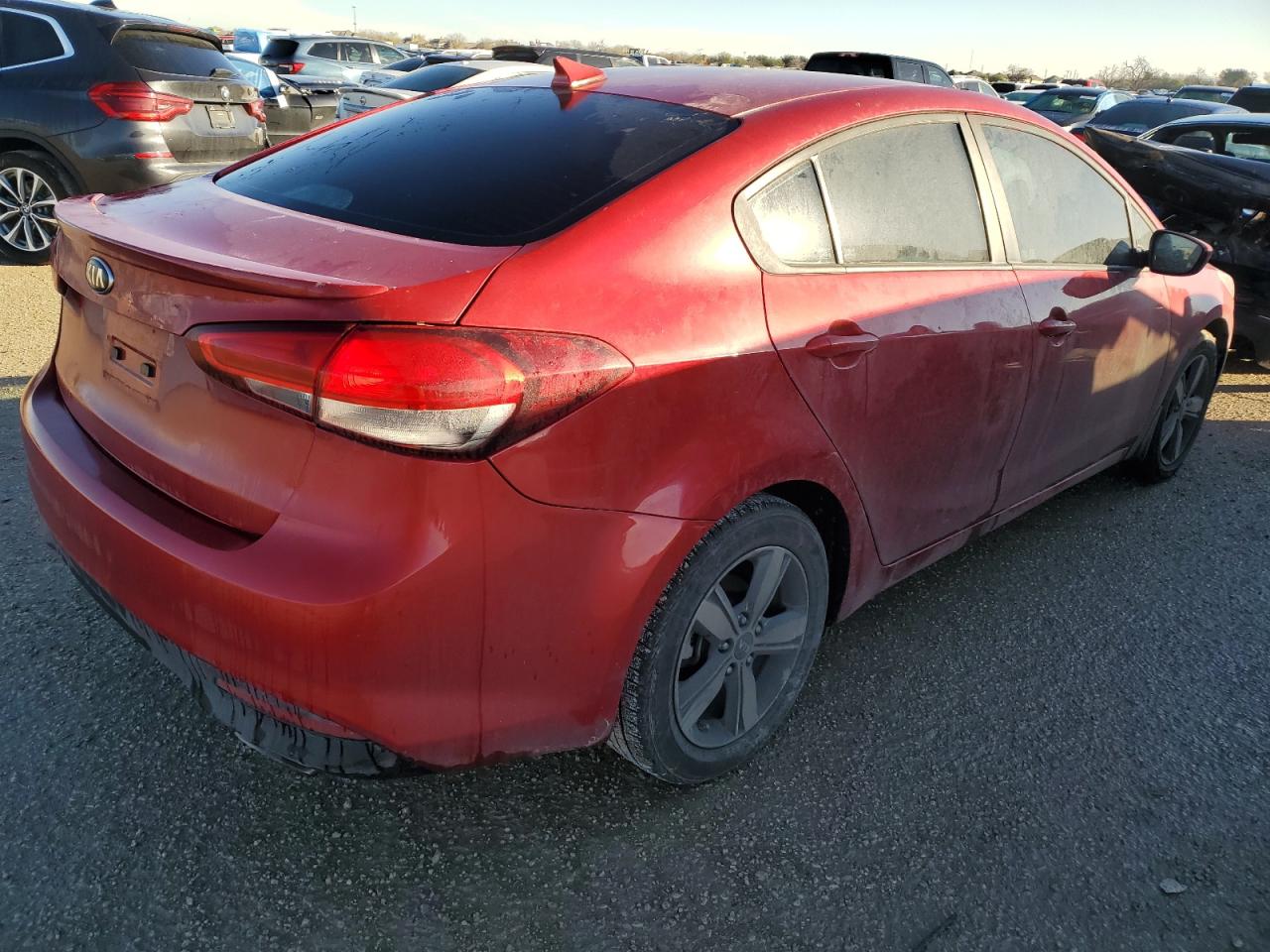 Photo 2 VIN: 3KPFL4A78JE240362 - KIA FORTE 