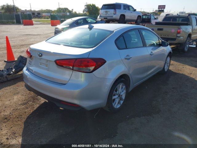 Photo 3 VIN: 3KPFL4A79HE017158 - KIA FORTE 