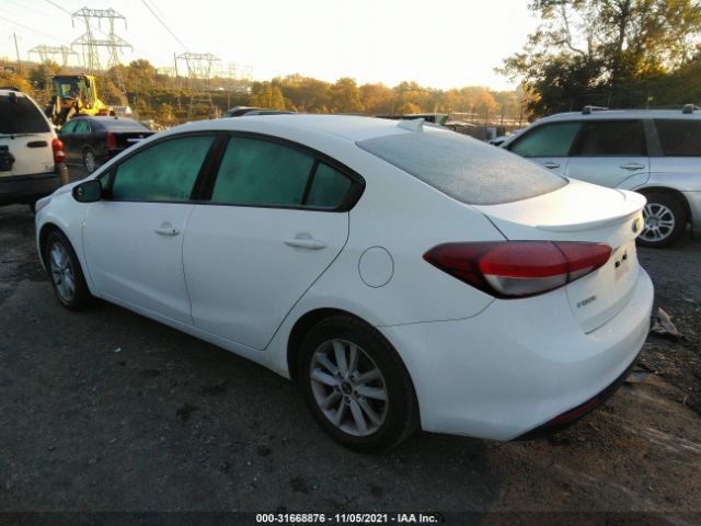 Photo 2 VIN: 3KPFL4A79HE033702 - KIA FORTE 