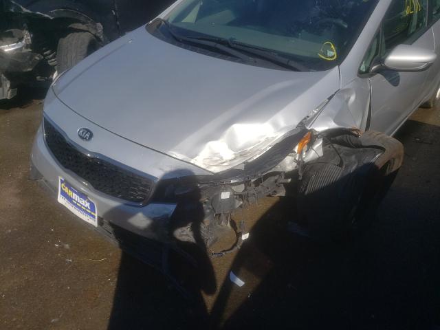 Photo 8 VIN: 3KPFL4A79HE083516 - KIA FORTE LX 