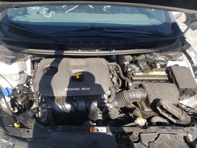 Photo 6 VIN: 3KPFL4A79HE102212 - KIA FORTE LX 