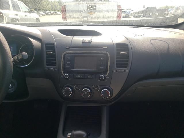 Photo 8 VIN: 3KPFL4A79HE102212 - KIA FORTE LX 