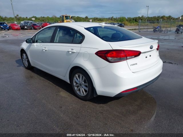 Photo 2 VIN: 3KPFL4A79HE108608 - KIA FORTE 