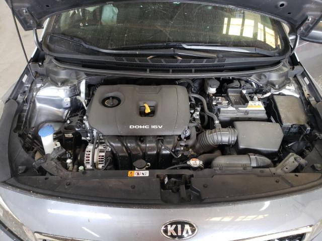 Photo 6 VIN: 3KPFL4A79HE130107 - KIA FORTE LX 