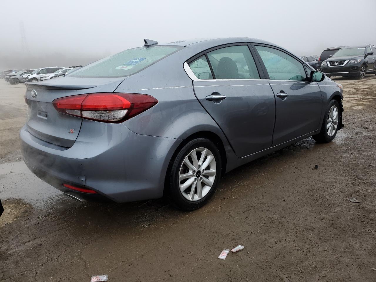 Photo 2 VIN: 3KPFL4A79HE140992 - KIA FORTE 