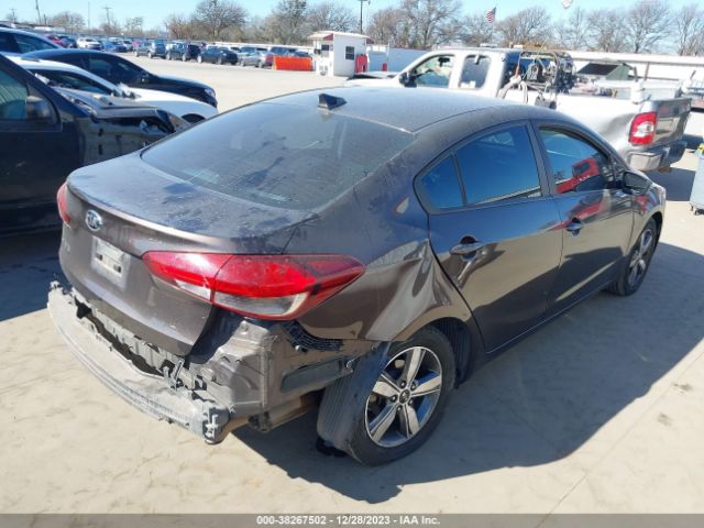 Photo 3 VIN: 3KPFL4A79JE173402 - KIA FORTE 