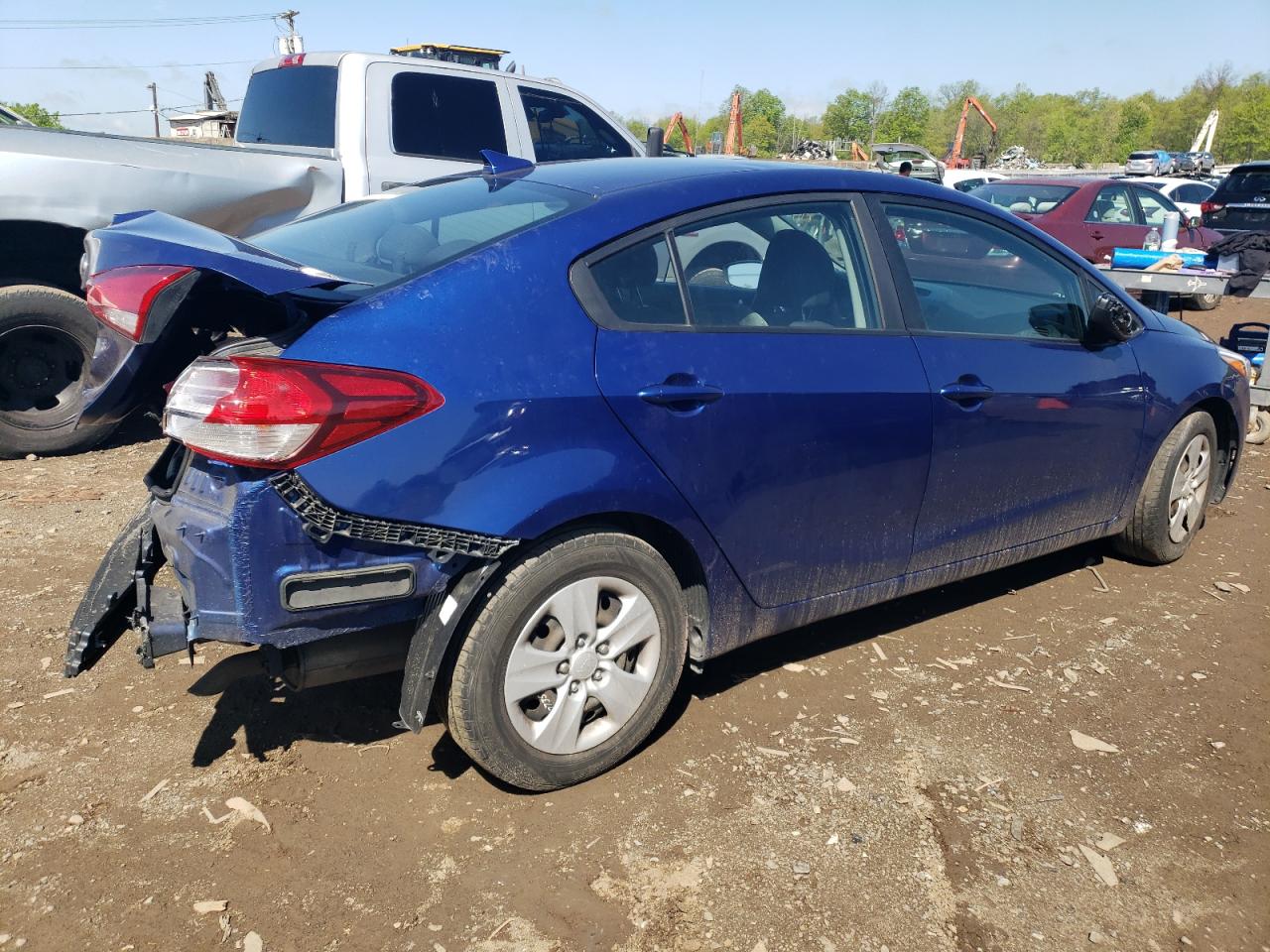 Photo 2 VIN: 3KPFL4A79JE182312 - KIA FORTE 