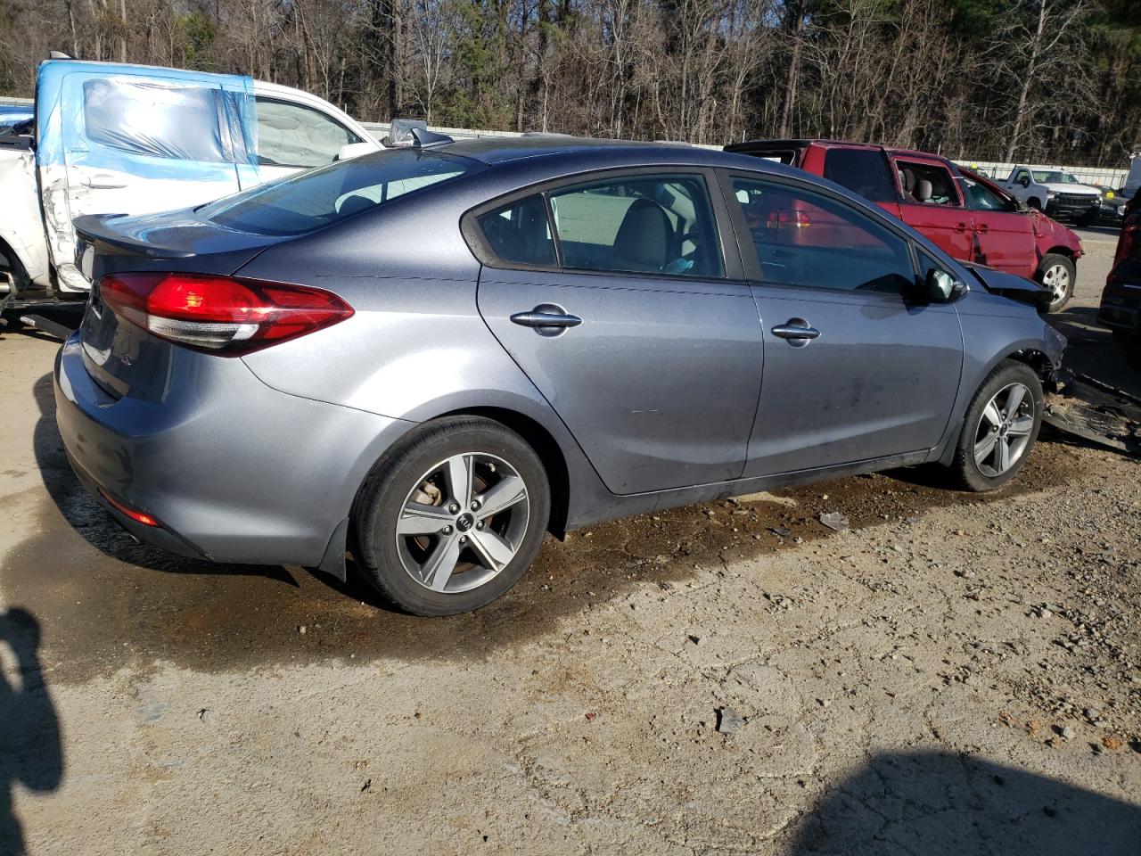 Photo 2 VIN: 3KPFL4A79JE201702 - KIA FORTE 