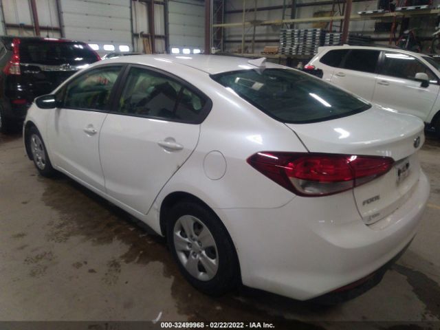 Photo 2 VIN: 3KPFL4A79JE230634 - KIA FORTE 