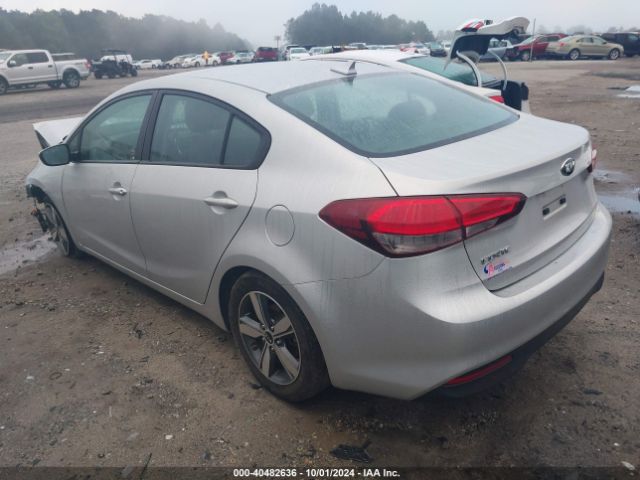 Photo 2 VIN: 3KPFL4A79JE240063 - KIA FORTE 