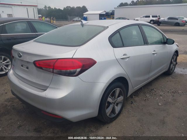 Photo 3 VIN: 3KPFL4A79JE240063 - KIA FORTE 