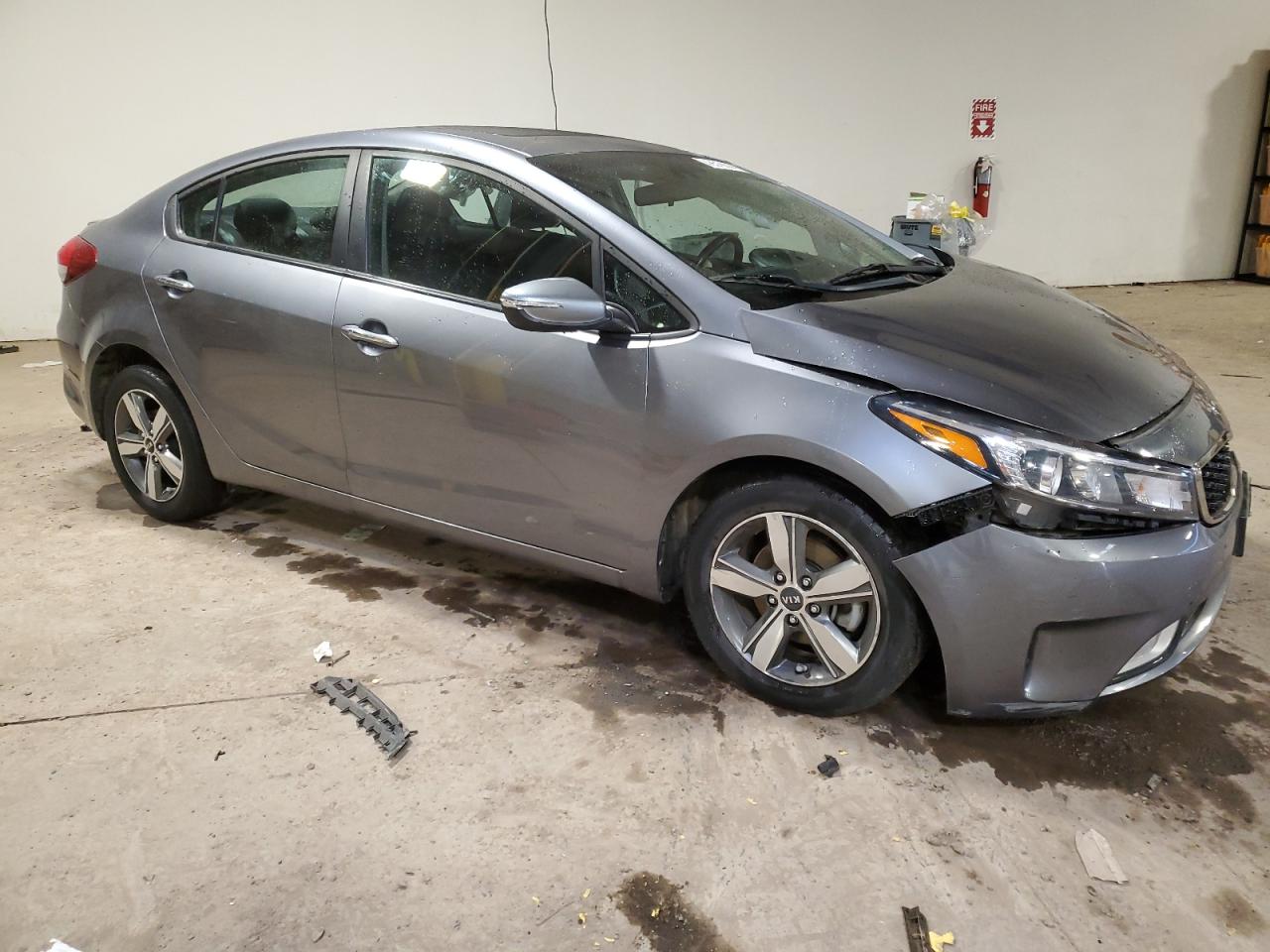 Photo 3 VIN: 3KPFL4A79JE241391 - KIA FORTE 