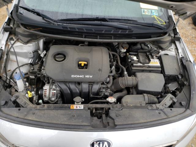 Photo 6 VIN: 3KPFL4A79JE241455 - KIA FORTE LX 