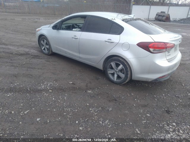 Photo 2 VIN: 3KPFL4A79JE268753 - KIA FORTE 