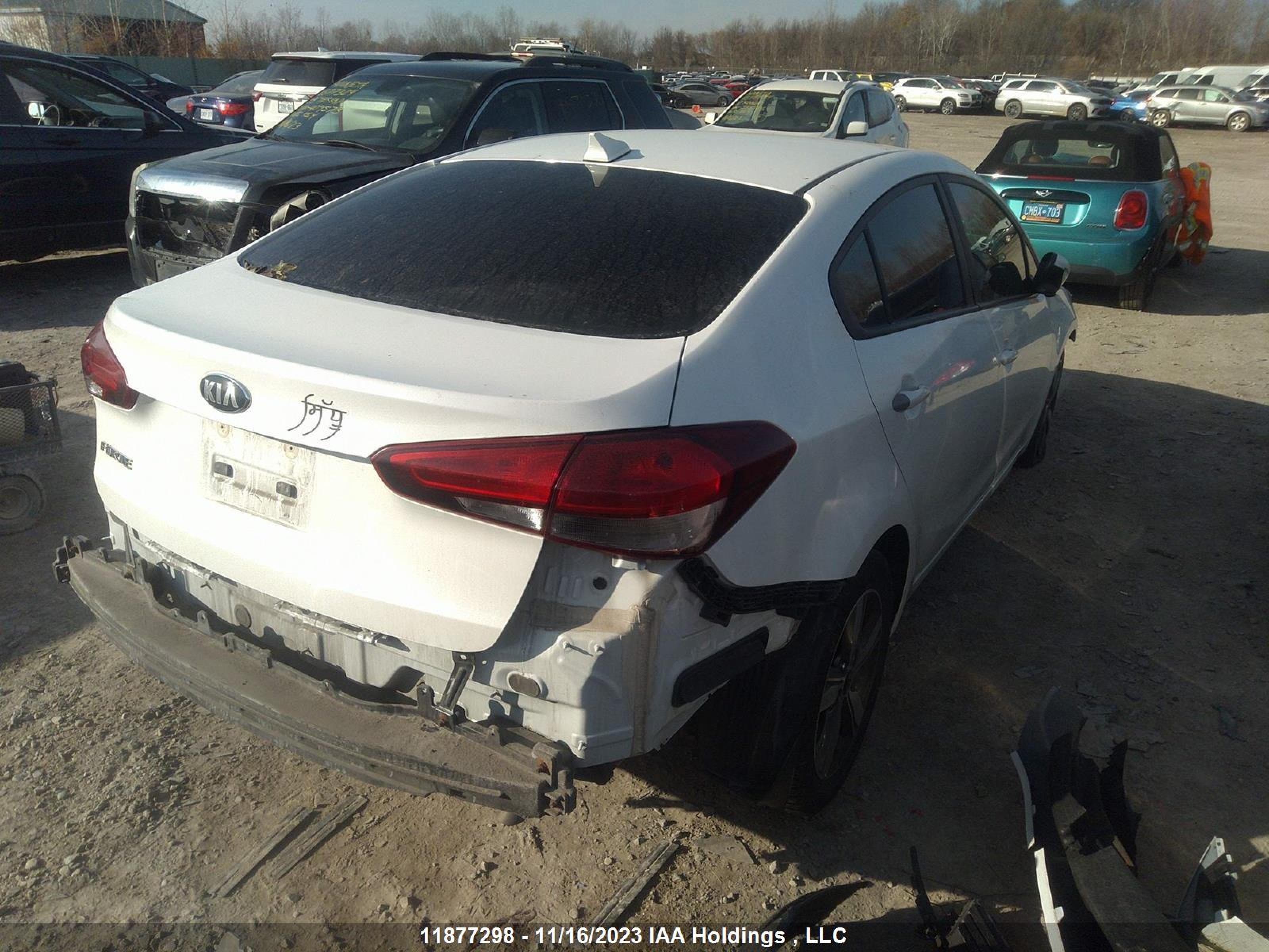 Photo 3 VIN: 3KPFL4A79JE272060 - KIA FORTE 