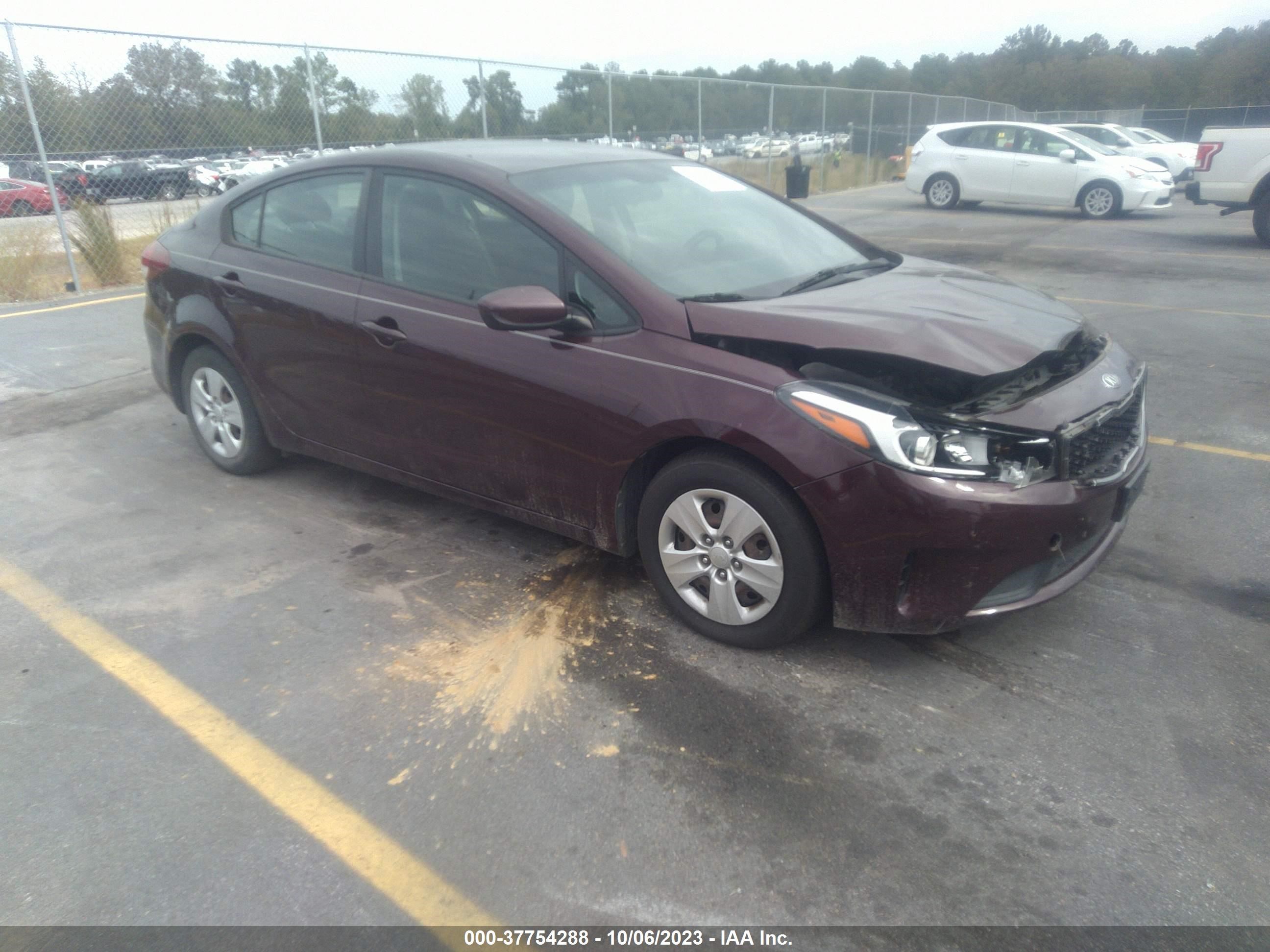 Photo 0 VIN: 3KPFL4A7XHE015421 - KIA FORTE 