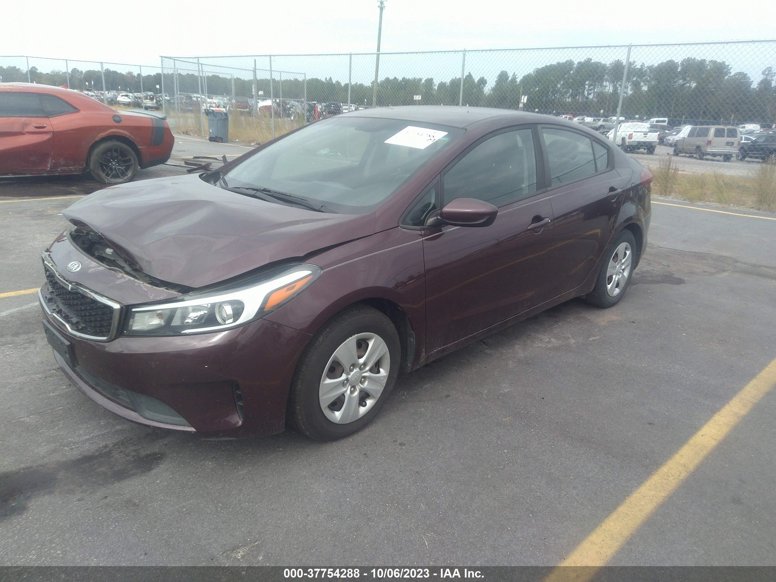 Photo 1 VIN: 3KPFL4A7XHE015421 - KIA FORTE 