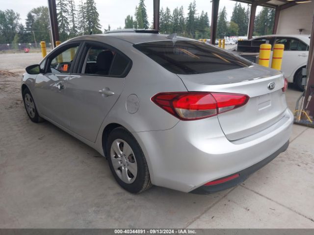 Photo 2 VIN: 3KPFL4A7XHE035345 - KIA FORTE 