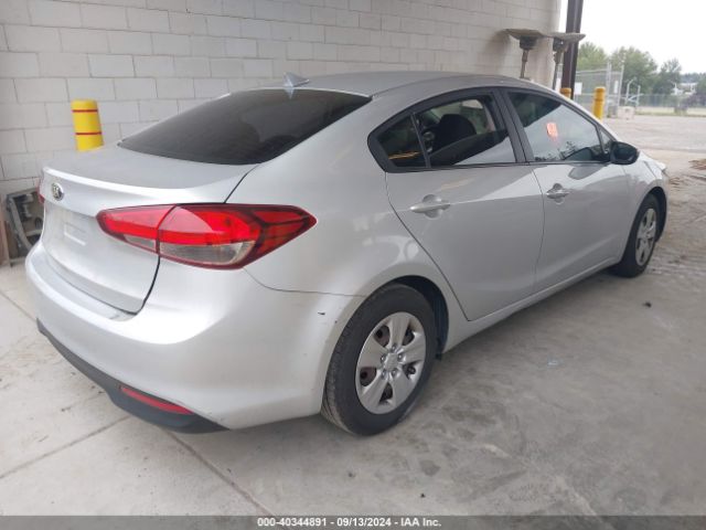 Photo 3 VIN: 3KPFL4A7XHE035345 - KIA FORTE 