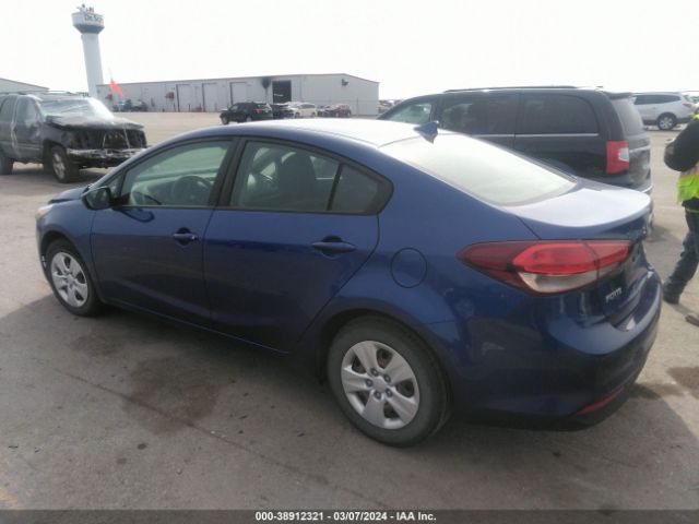 Photo 2 VIN: 3KPFL4A7XHE043011 - KIA FORTE 