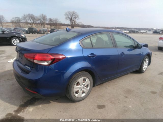 Photo 3 VIN: 3KPFL4A7XHE043011 - KIA FORTE 