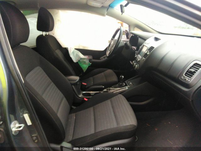 Photo 4 VIN: 3KPFL4A7XHE082357 - KIA FORTE 