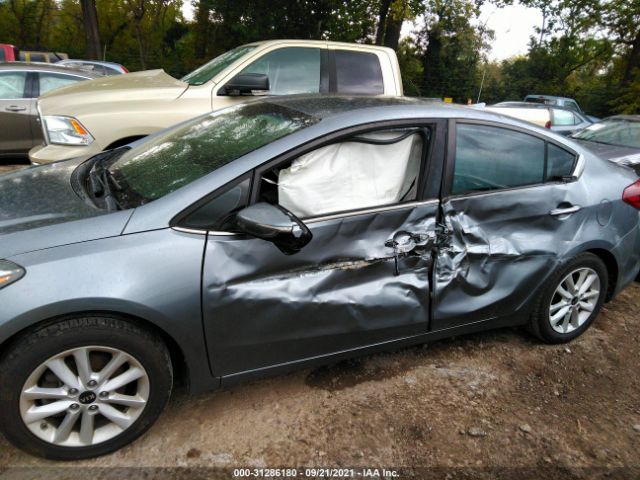 Photo 5 VIN: 3KPFL4A7XHE082357 - KIA FORTE 