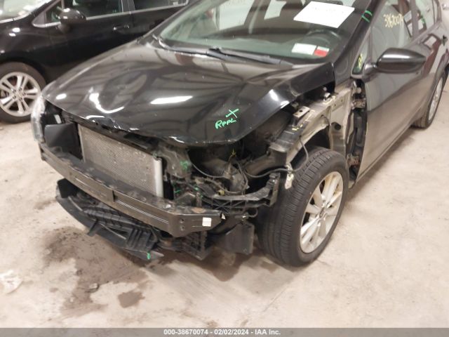 Photo 5 VIN: 3KPFL4A7XHE100422 - KIA FORTE 