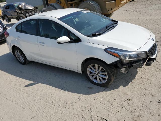 Photo 3 VIN: 3KPFL4A7XHE104082 - KIA FORTE LX 