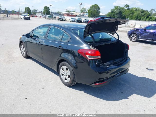 Photo 2 VIN: 3KPFL4A7XHE105717 - KIA FORTE 