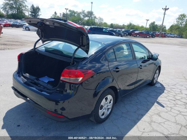 Photo 3 VIN: 3KPFL4A7XHE105717 - KIA FORTE 