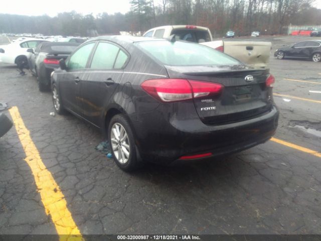 Photo 2 VIN: 3KPFL4A7XHE110223 - KIA FORTE 