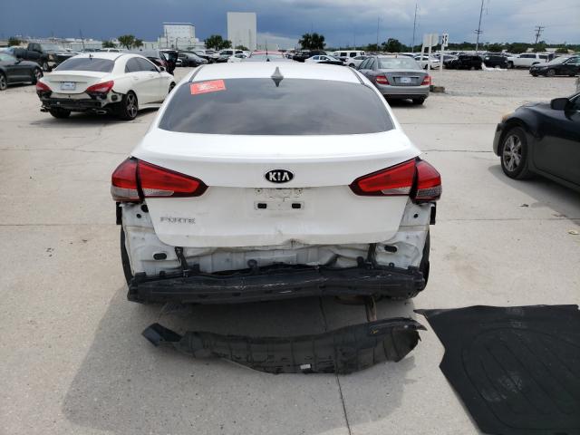 Photo 8 VIN: 3KPFL4A7XHE117737 - KIA FORTE LX 