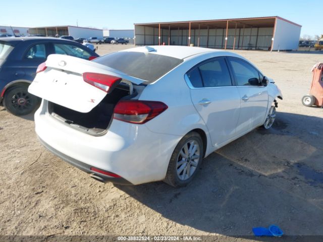 Photo 3 VIN: 3KPFL4A7XHE128141 - KIA FORTE 