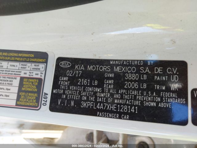 Photo 8 VIN: 3KPFL4A7XHE128141 - KIA FORTE 