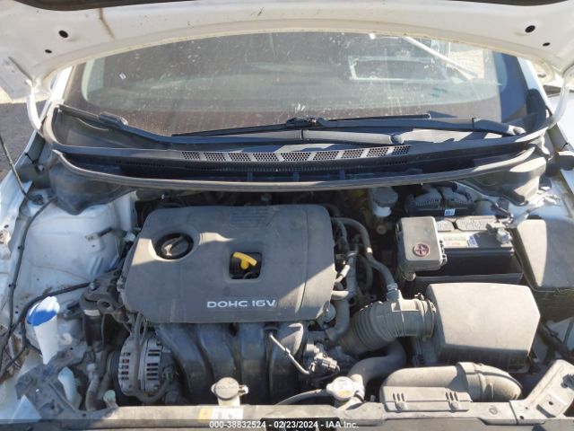 Photo 9 VIN: 3KPFL4A7XHE128141 - KIA FORTE 