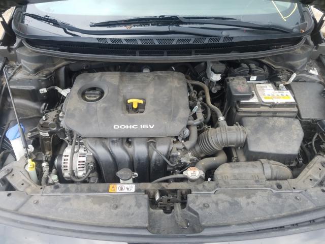 Photo 6 VIN: 3KPFL4A7XHE129760 - KIA FORTE LX 