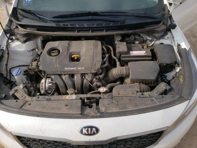 Photo 10 VIN: 3KPFL4A7XHE131475 - KIA FORTE LX 