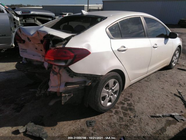 Photo 3 VIN: 3KPFL4A7XHE140967 - KIA FORTE 