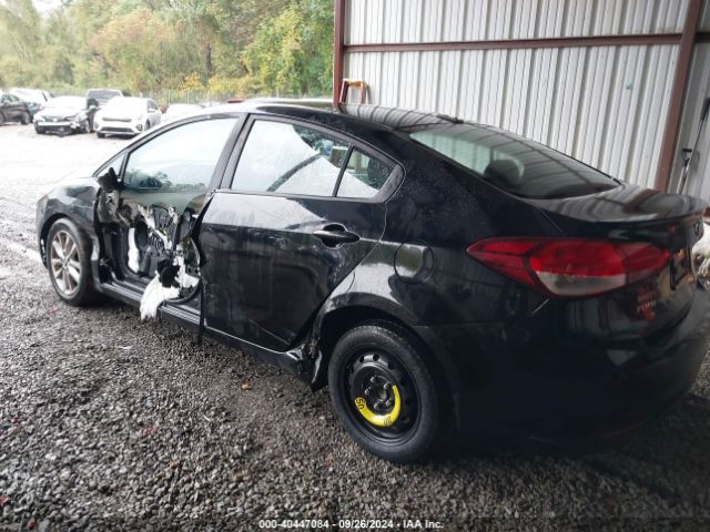 Photo 2 VIN: 3KPFL4A7XHE142735 - KIA FORTE 