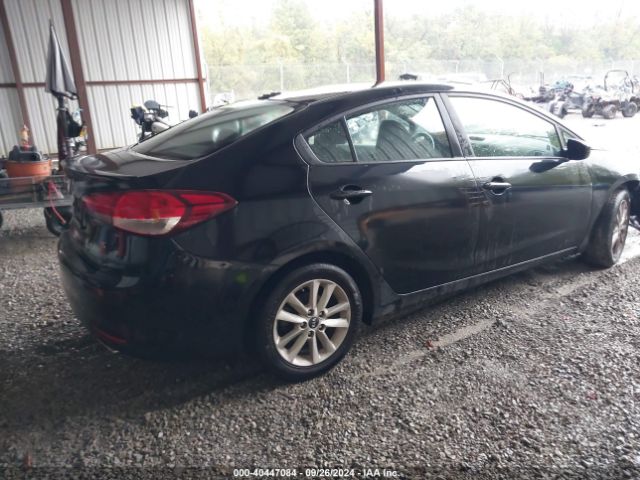 Photo 3 VIN: 3KPFL4A7XHE142735 - KIA FORTE 