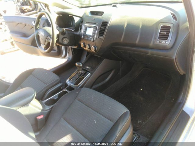 Photo 4 VIN: 3KPFL4A7XHE151595 - KIA FORTE 